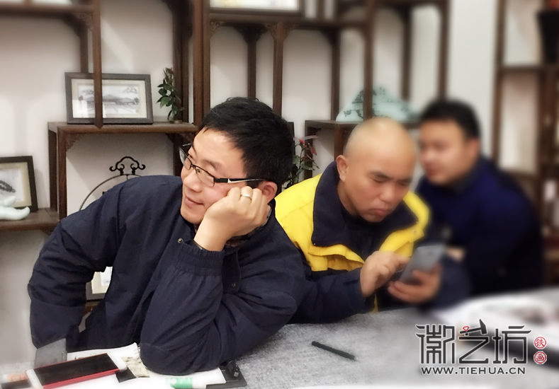 徽艺坊铁画艺人走进风格色彩 (25) 徽艺坊铁画艺人走进风格色彩 (25)